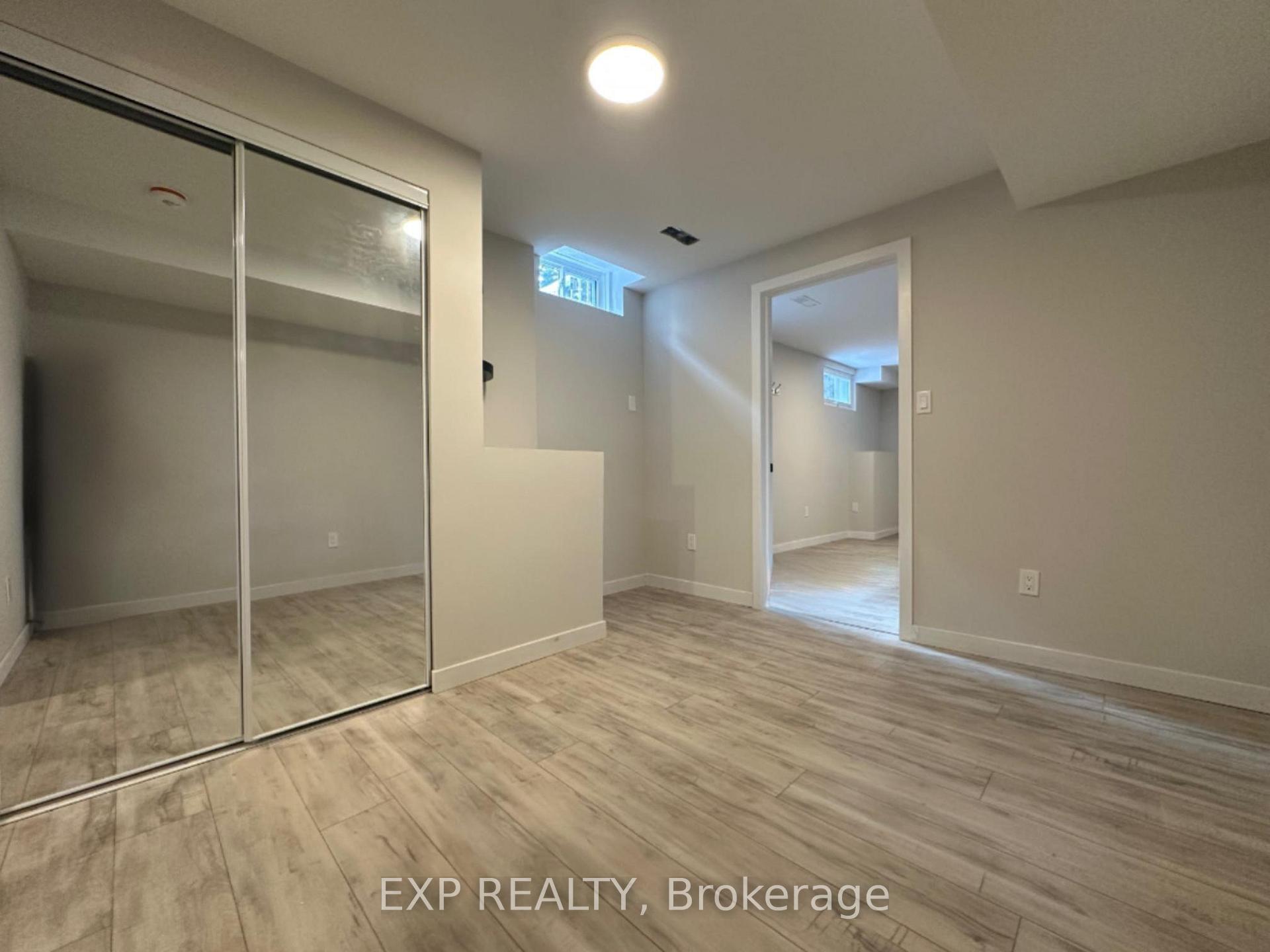 Photo 7 of Unit B, 58 Moore Place, Barrie, Letitia Heights — HOMEH
