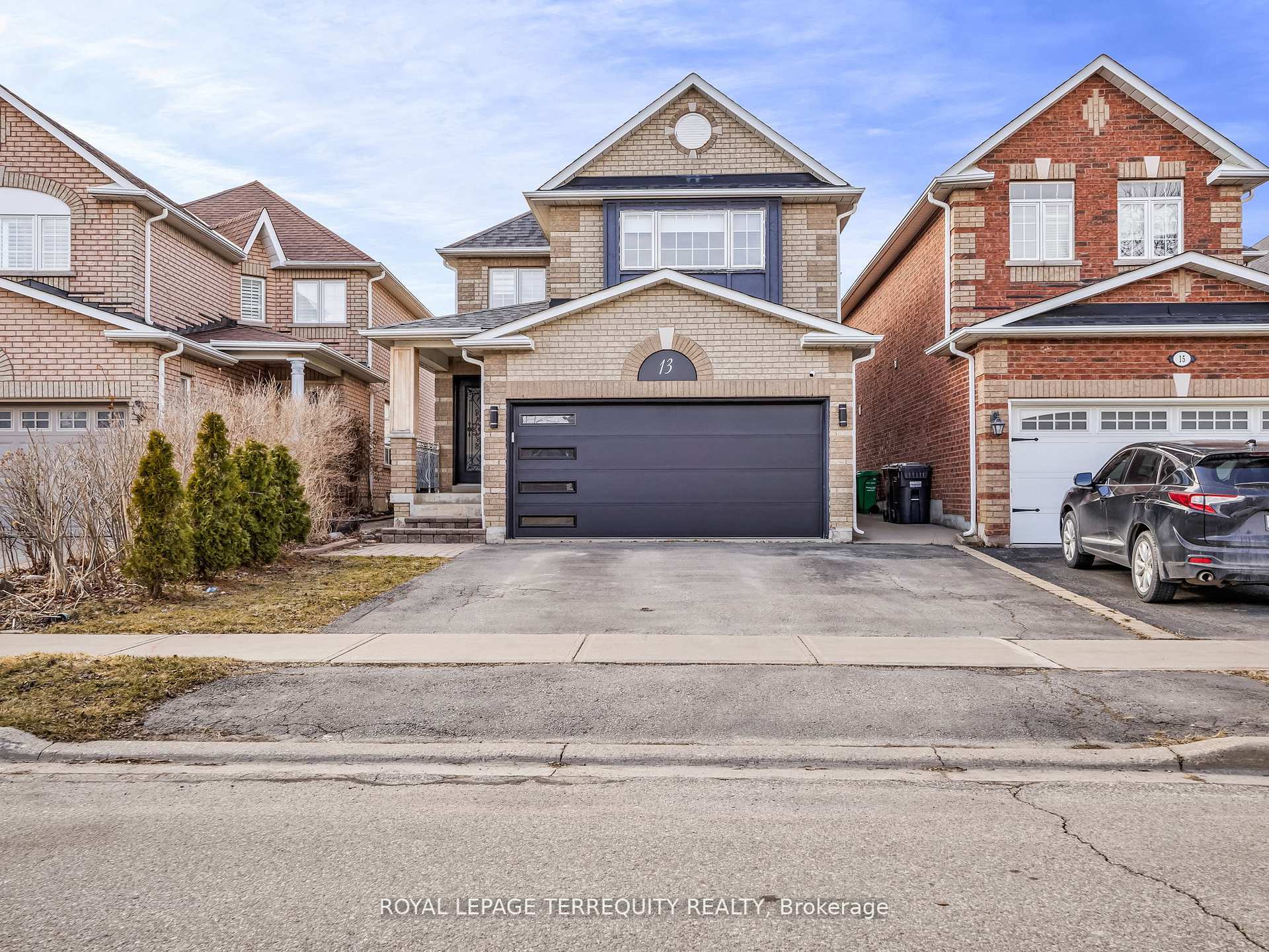 Photo 3 of 13 Humbershed Crescent, Caledon, Bolton West — HOMEH