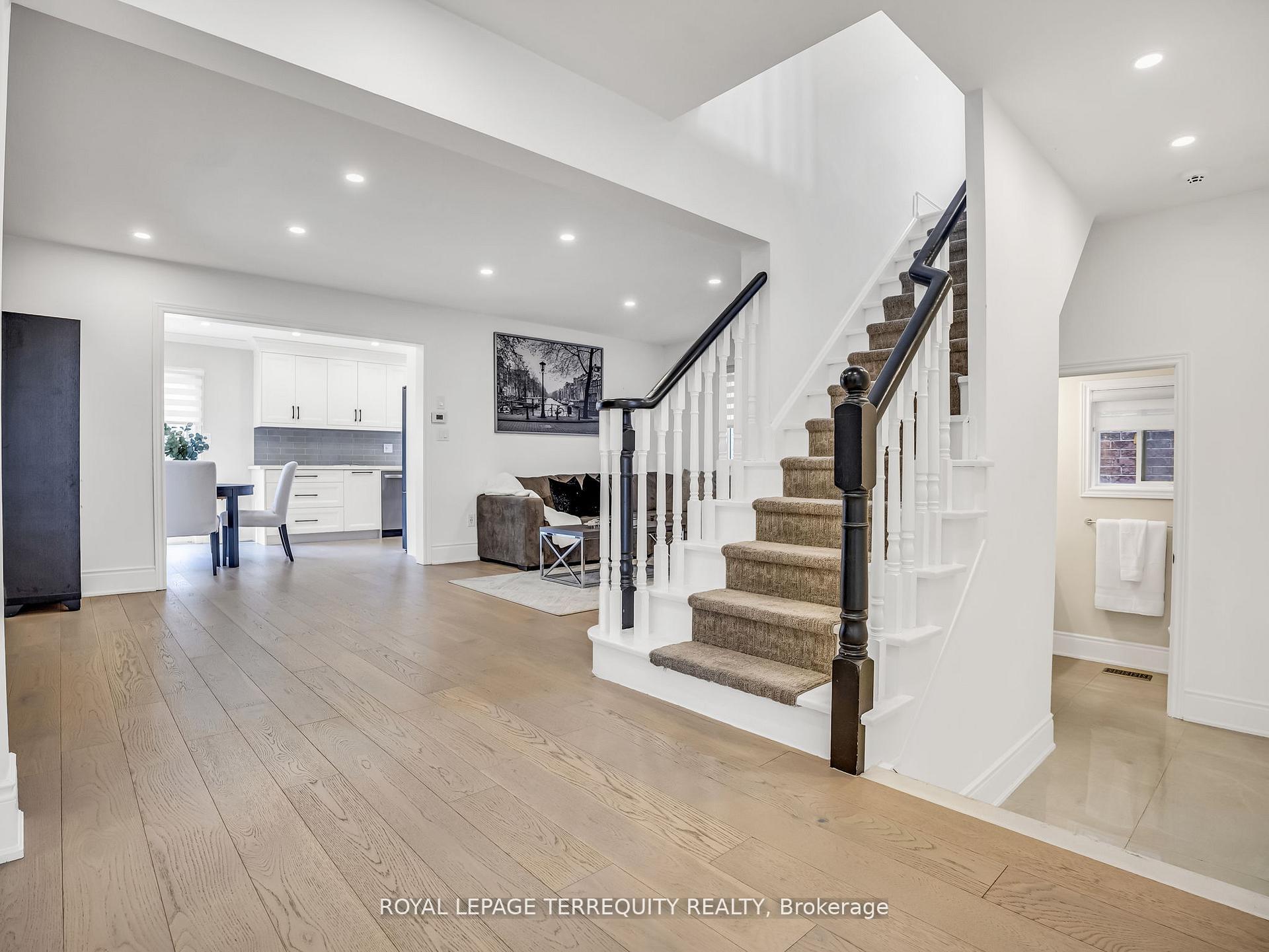 Photo 10 of 13 Humbershed Crescent, Caledon, Bolton West — HOMEH