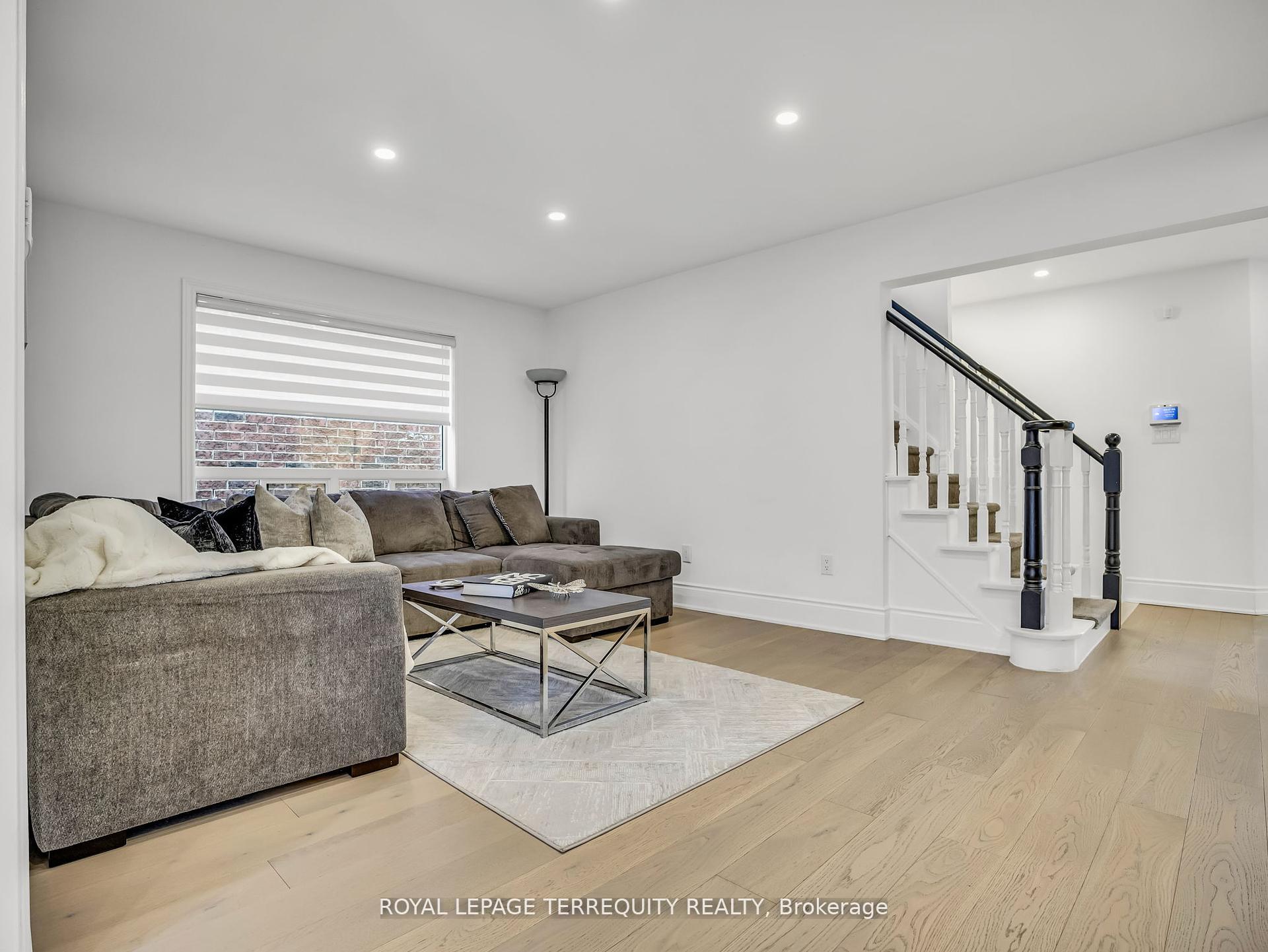 Photo 12 of 13 Humbershed Crescent, Caledon, Bolton West — HOMEH