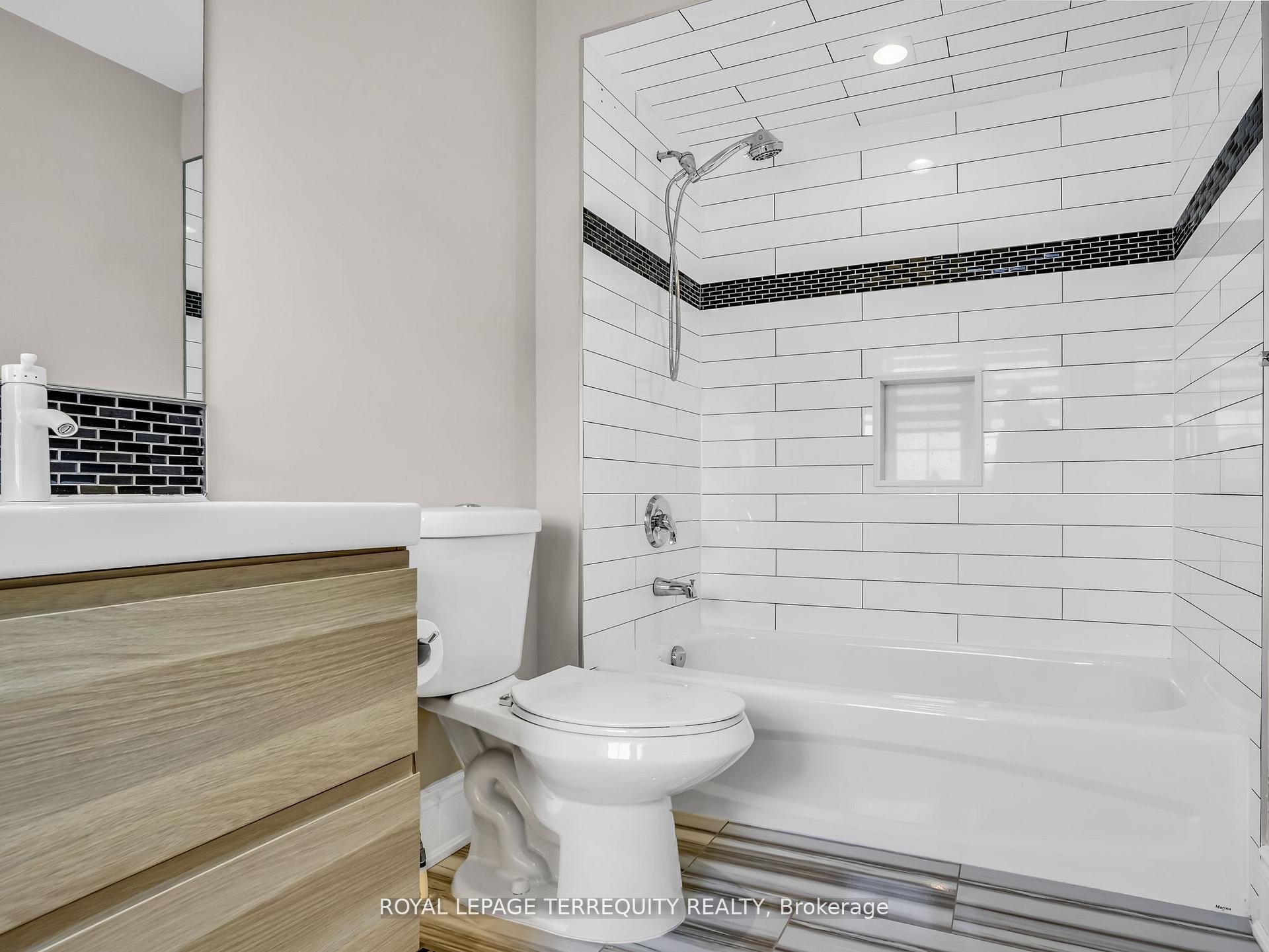 Photo 19 of 13 Humbershed Crescent, Caledon, Bolton West — HOMEH