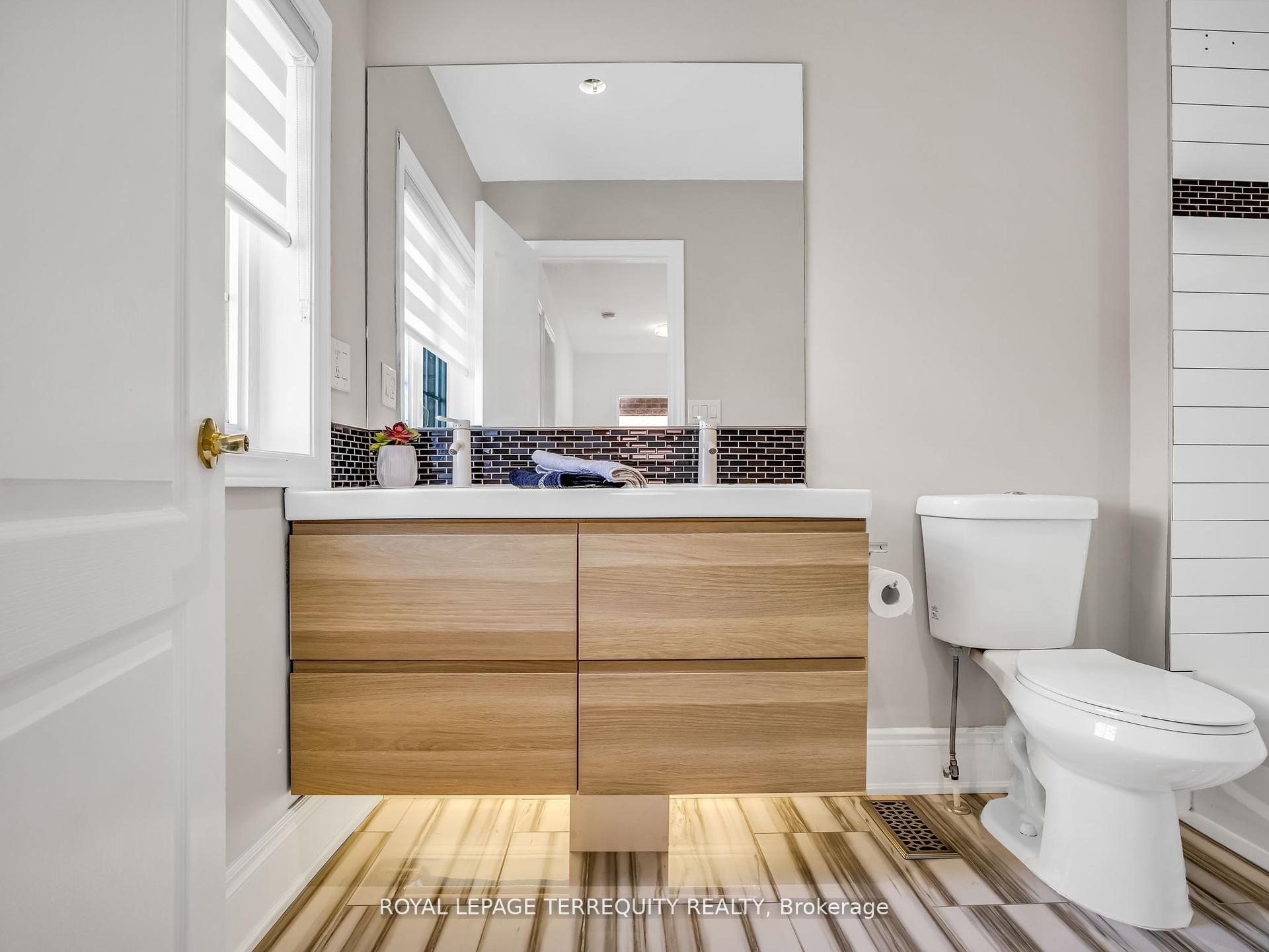 Photo 17 of 13 Humbershed Crescent, Caledon, Bolton West — HOMEH