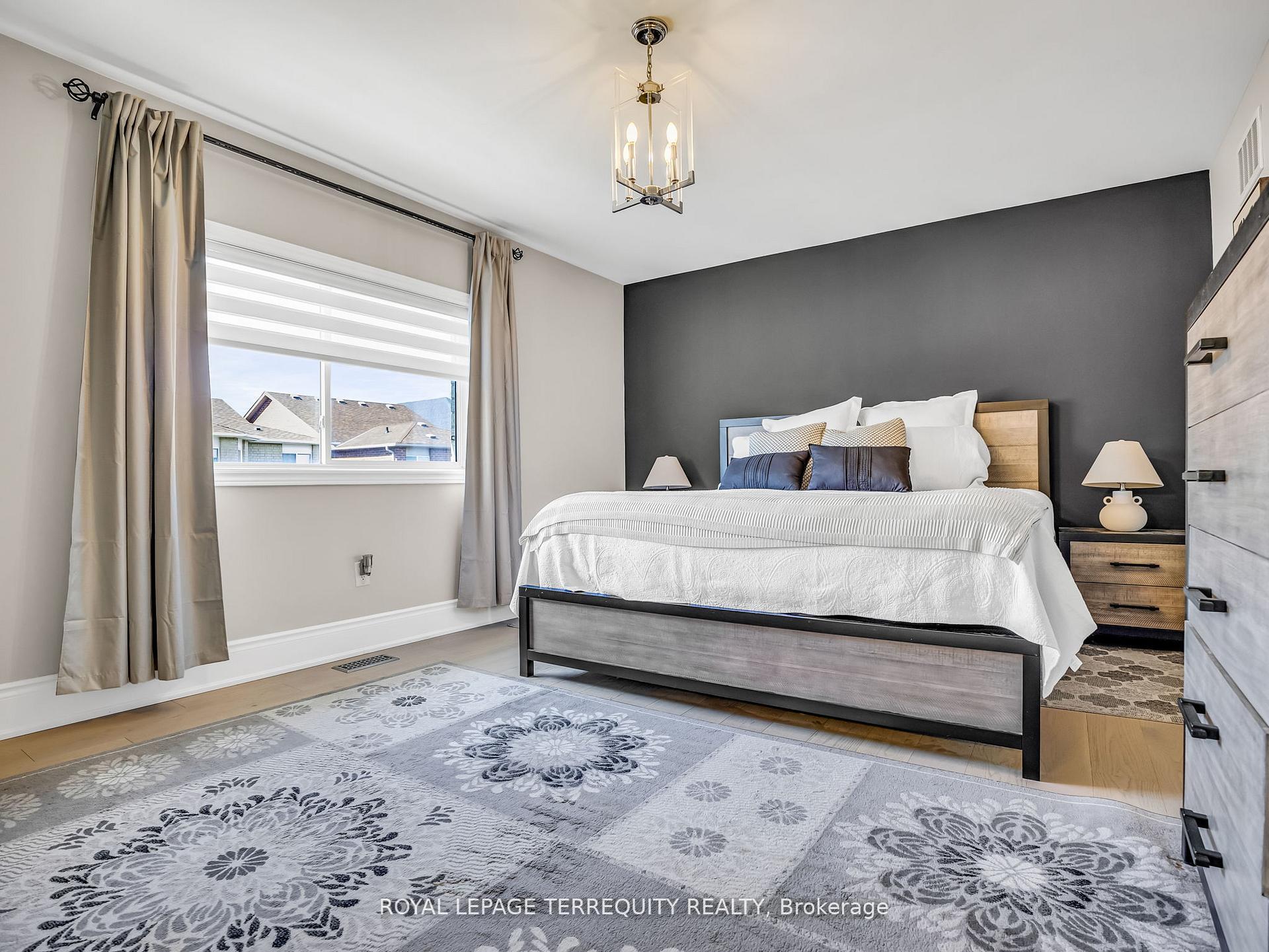 Photo 24 of 13 Humbershed Crescent, Caledon, Bolton West — HOMEH