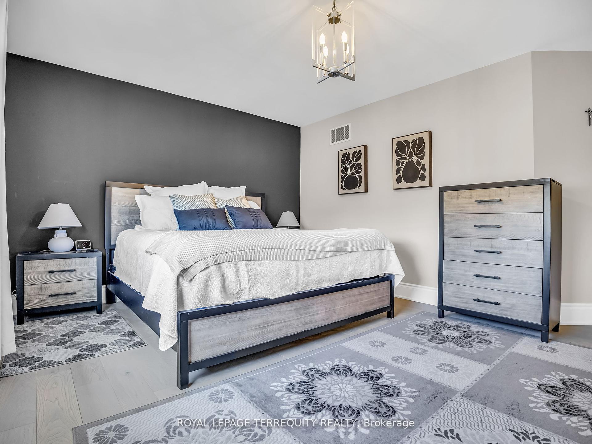 Photo 21 of 13 Humbershed Crescent, Caledon, Bolton West — HOMEH