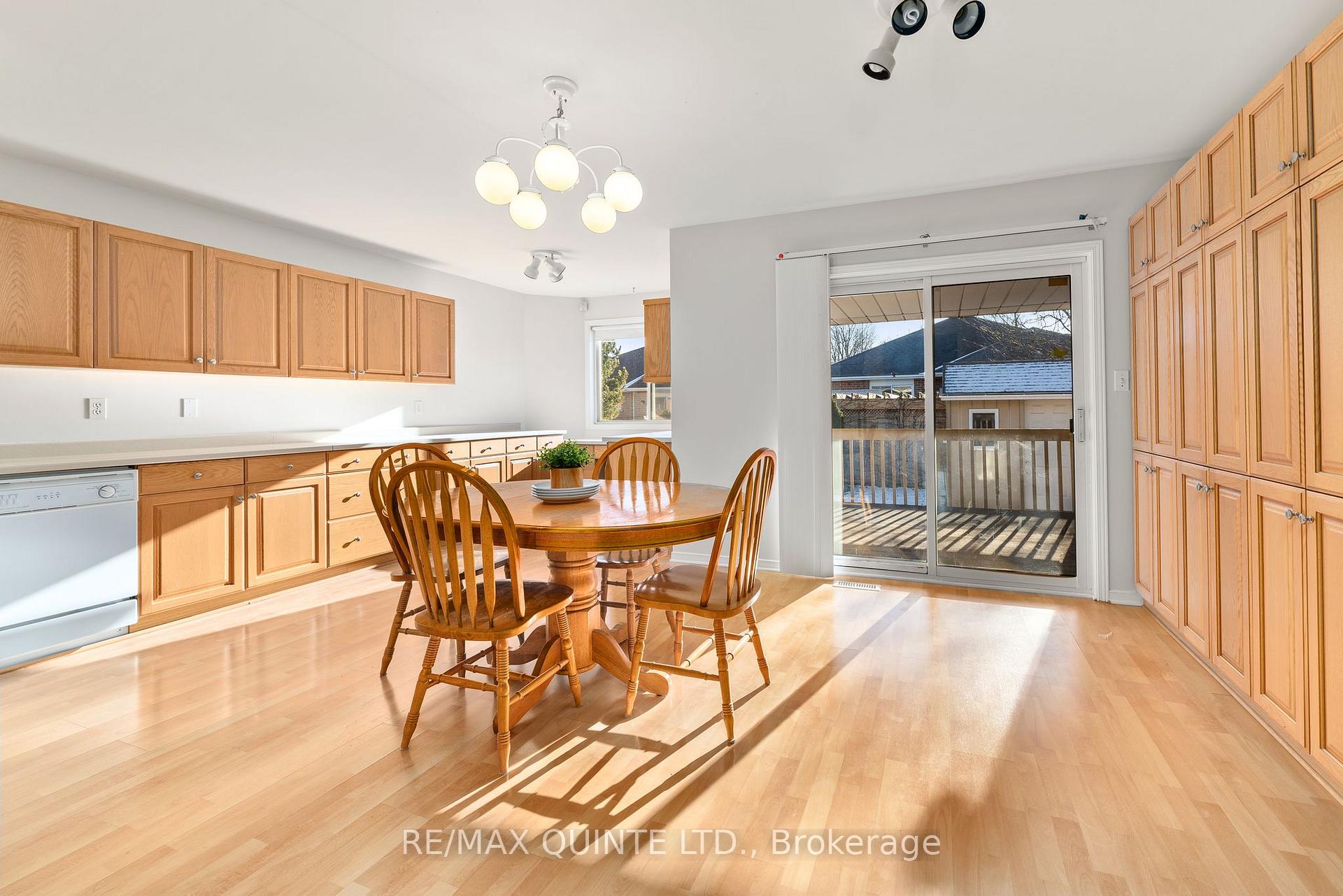 Photo 9 of 15 Sumac Terrace, Belleville, Belleville Ward — HOMEH
