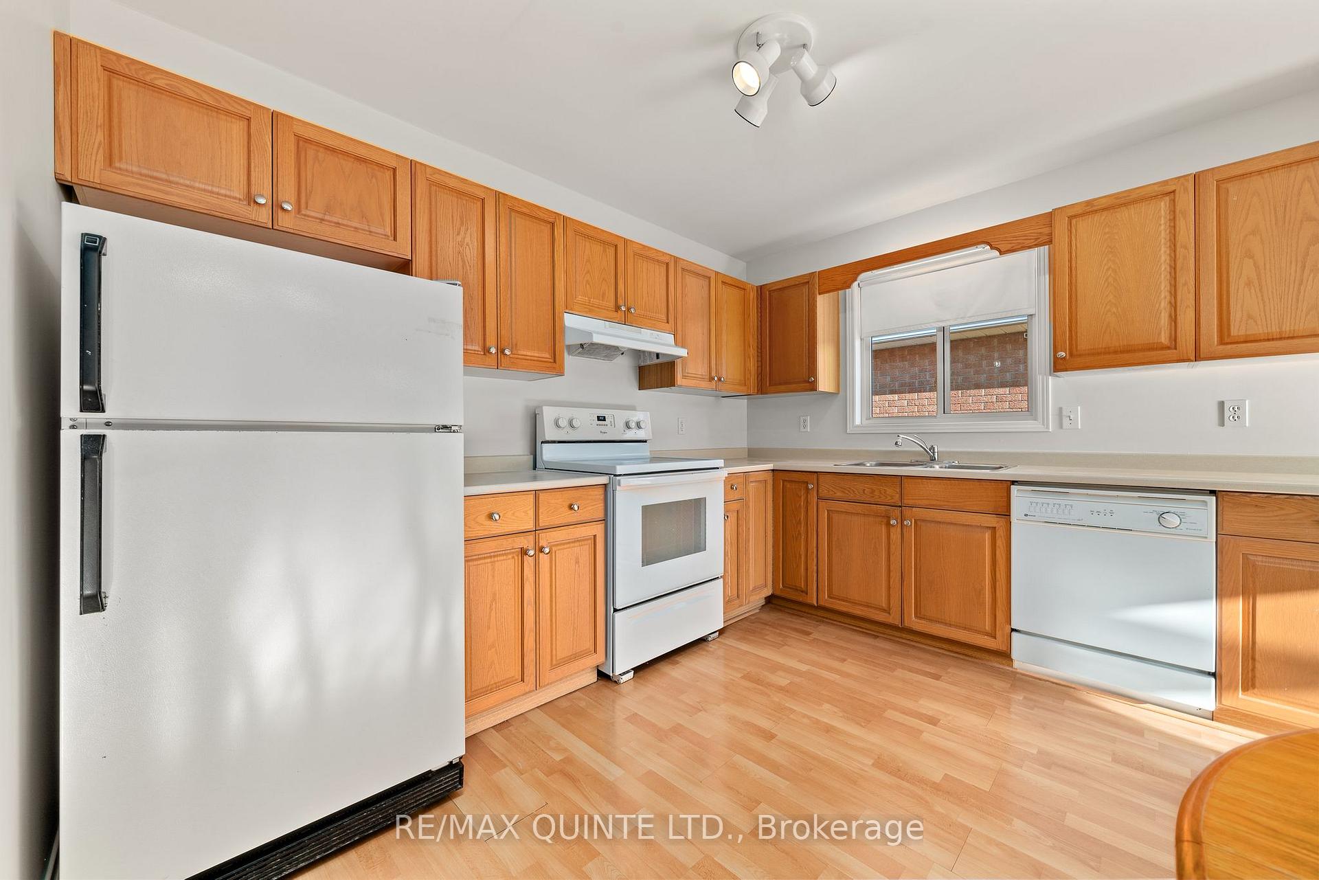 Photo 10 of 15 Sumac Terrace, Belleville, Belleville Ward — HOMEH