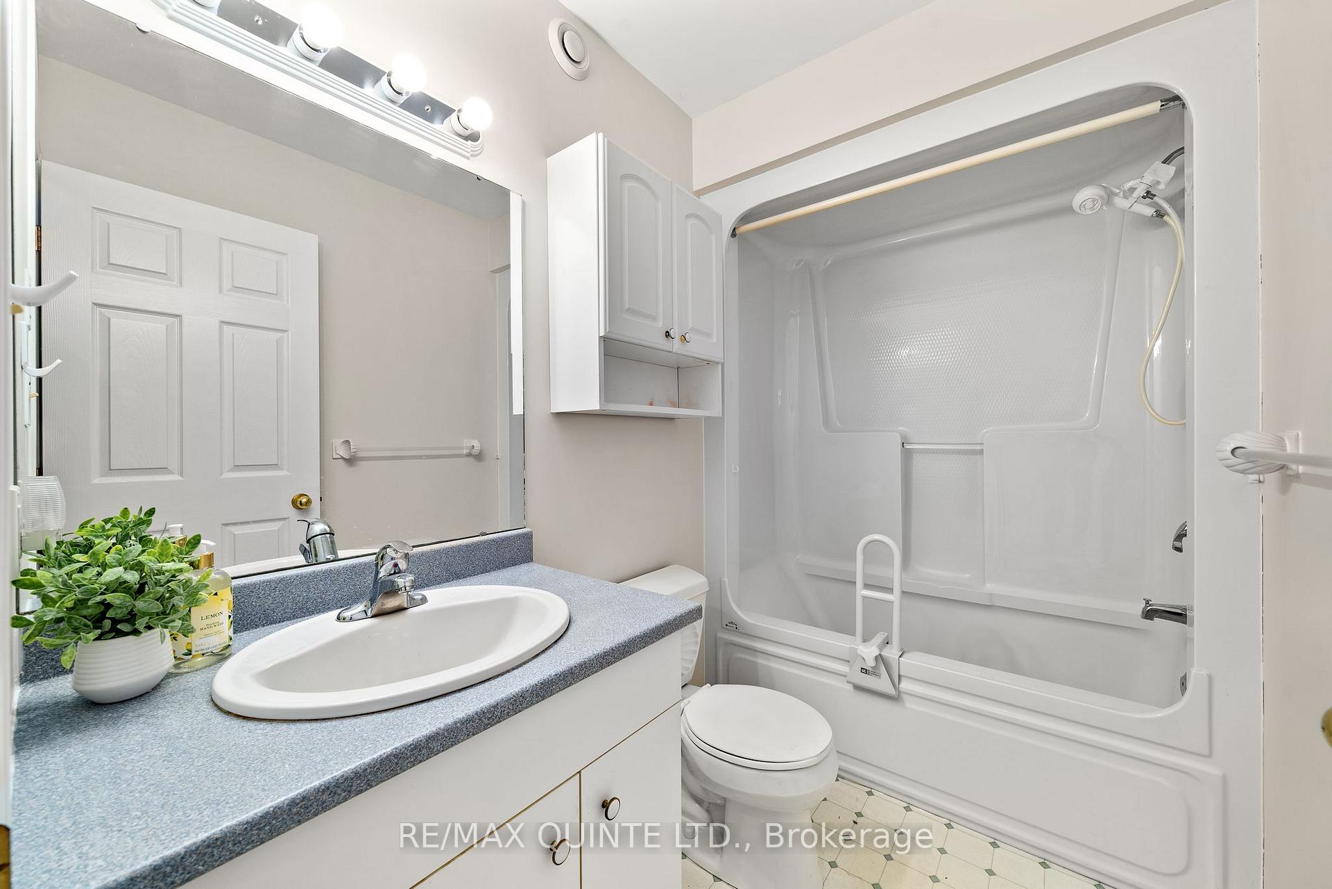Photo 16 of 15 Sumac Terrace, Belleville, Belleville Ward — HOMEH