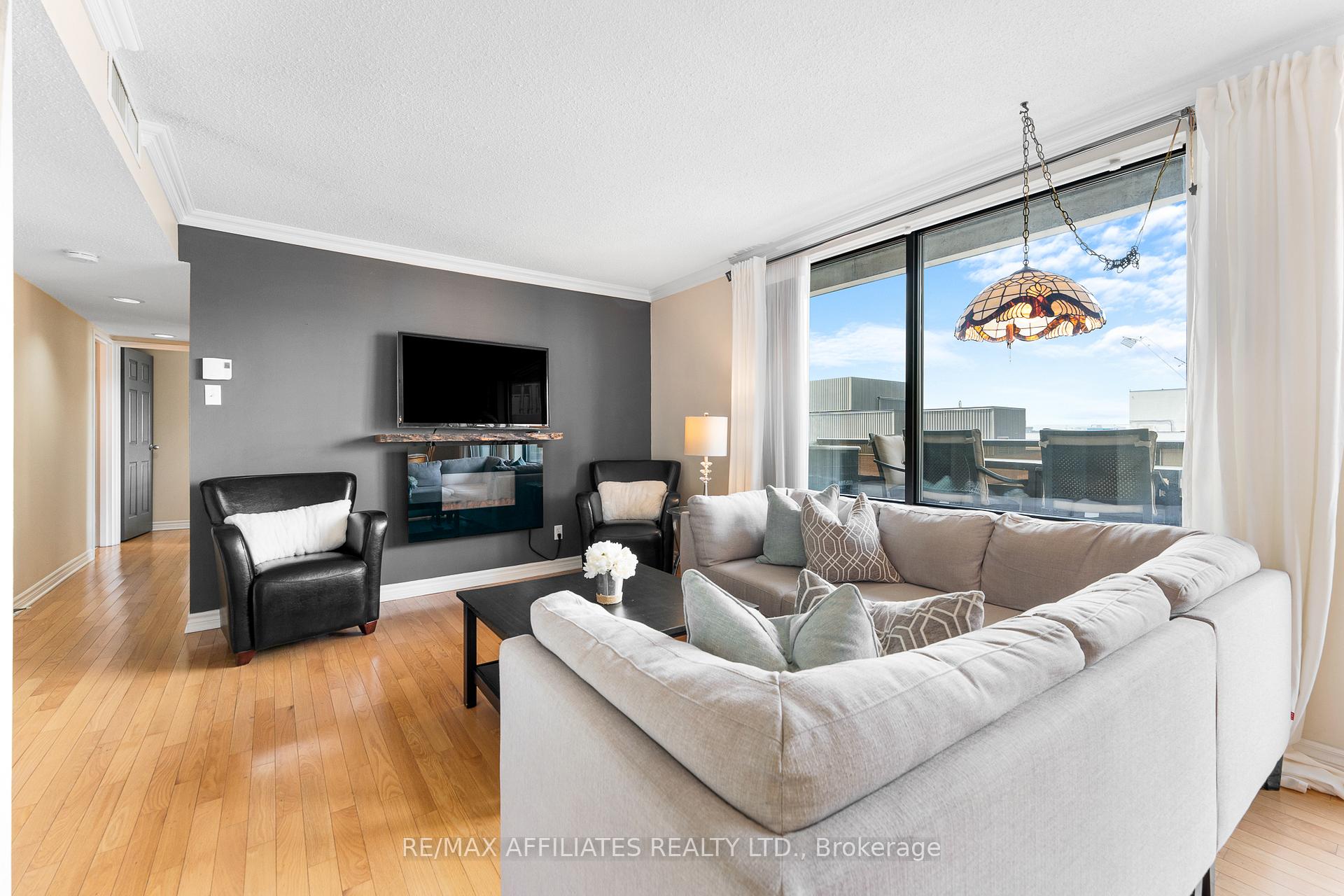 Photo 2 of Unit PH-2301, 470 Laurier Avenue, Ottawa, Ottawa Centre — HOMEH