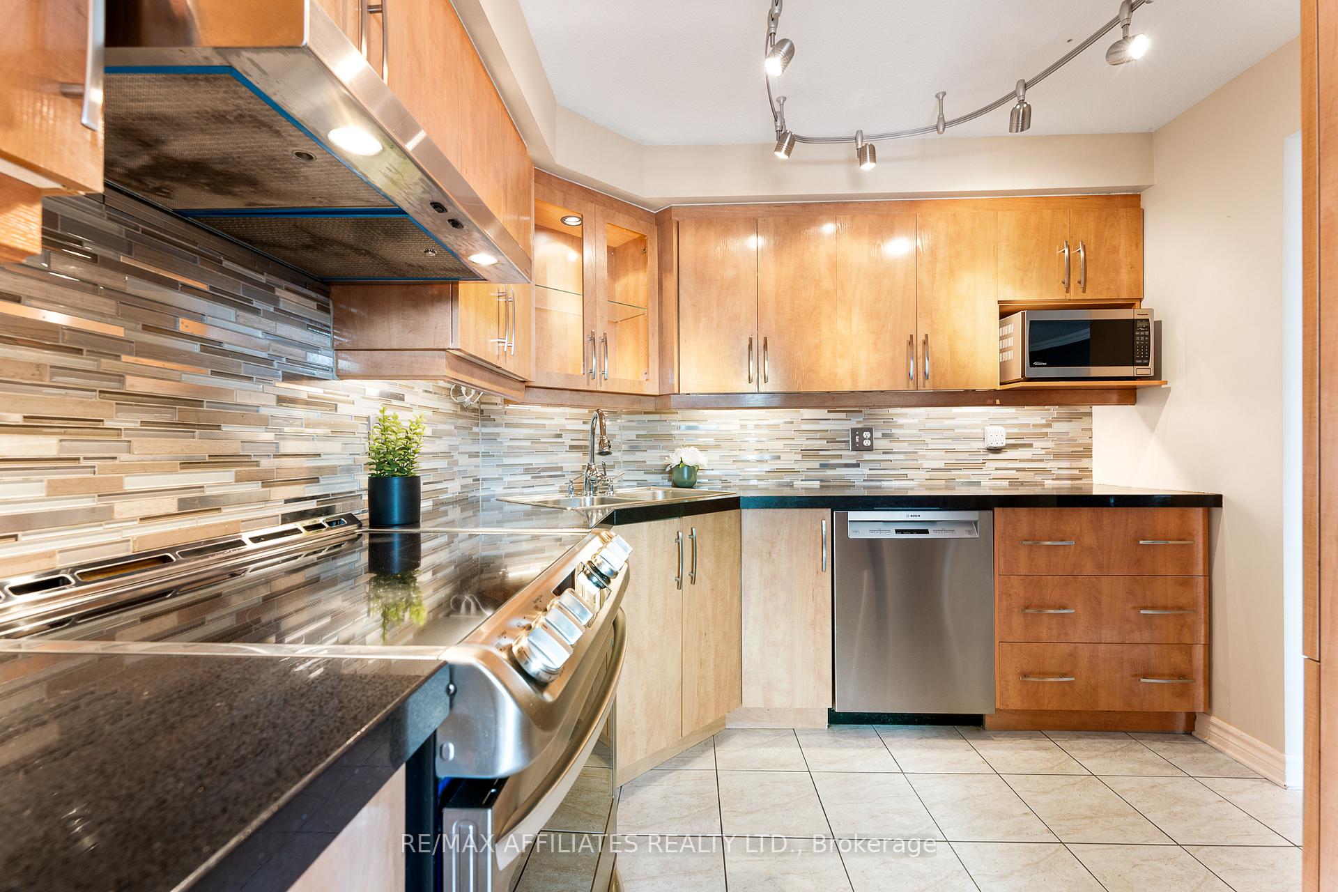 Photo 8 of Unit PH-2301, 470 Laurier Avenue, Ottawa, Ottawa Centre — HOMEH