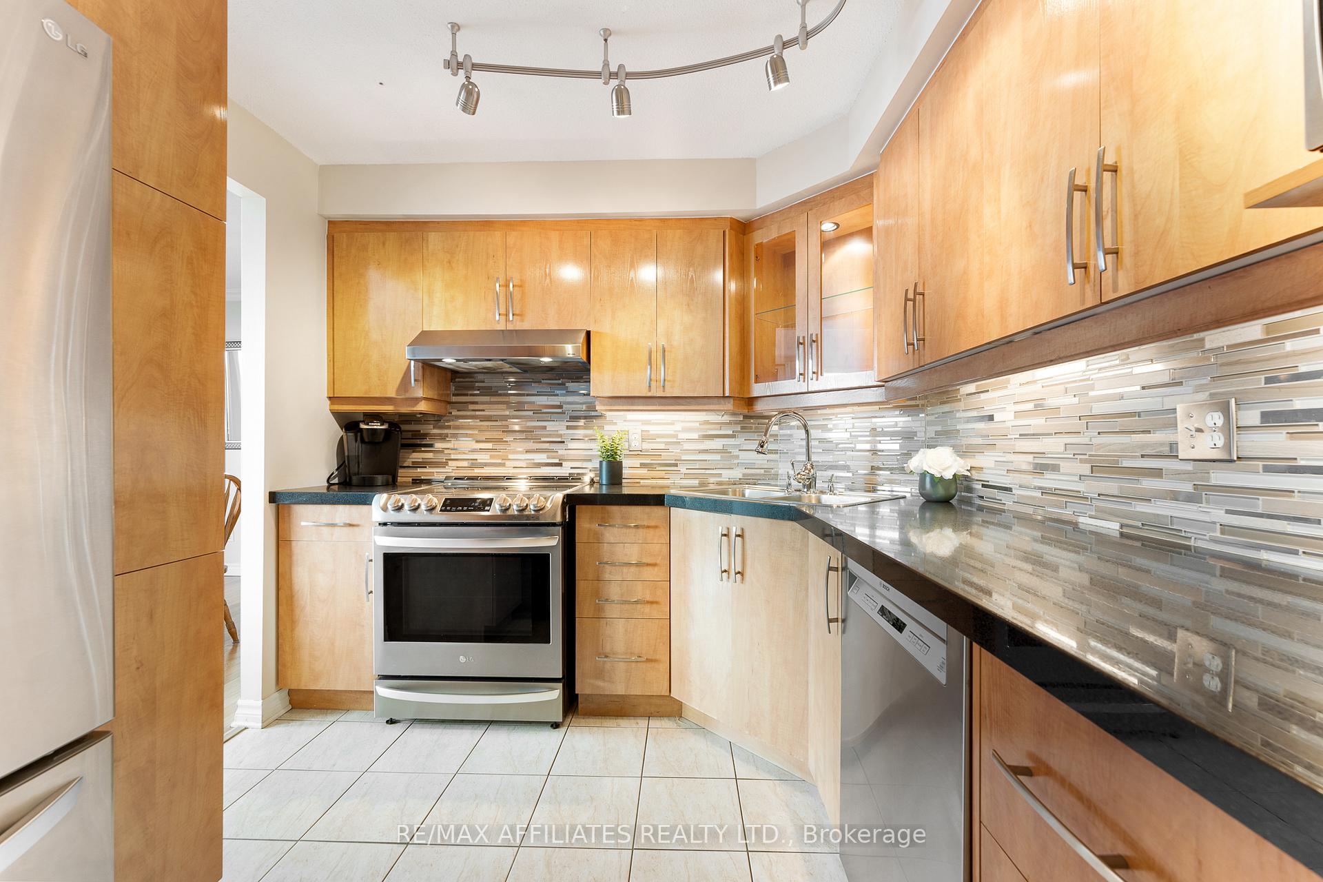 Photo 12 of Unit PH-2301, 470 Laurier Avenue, Ottawa, Ottawa Centre — HOMEH
