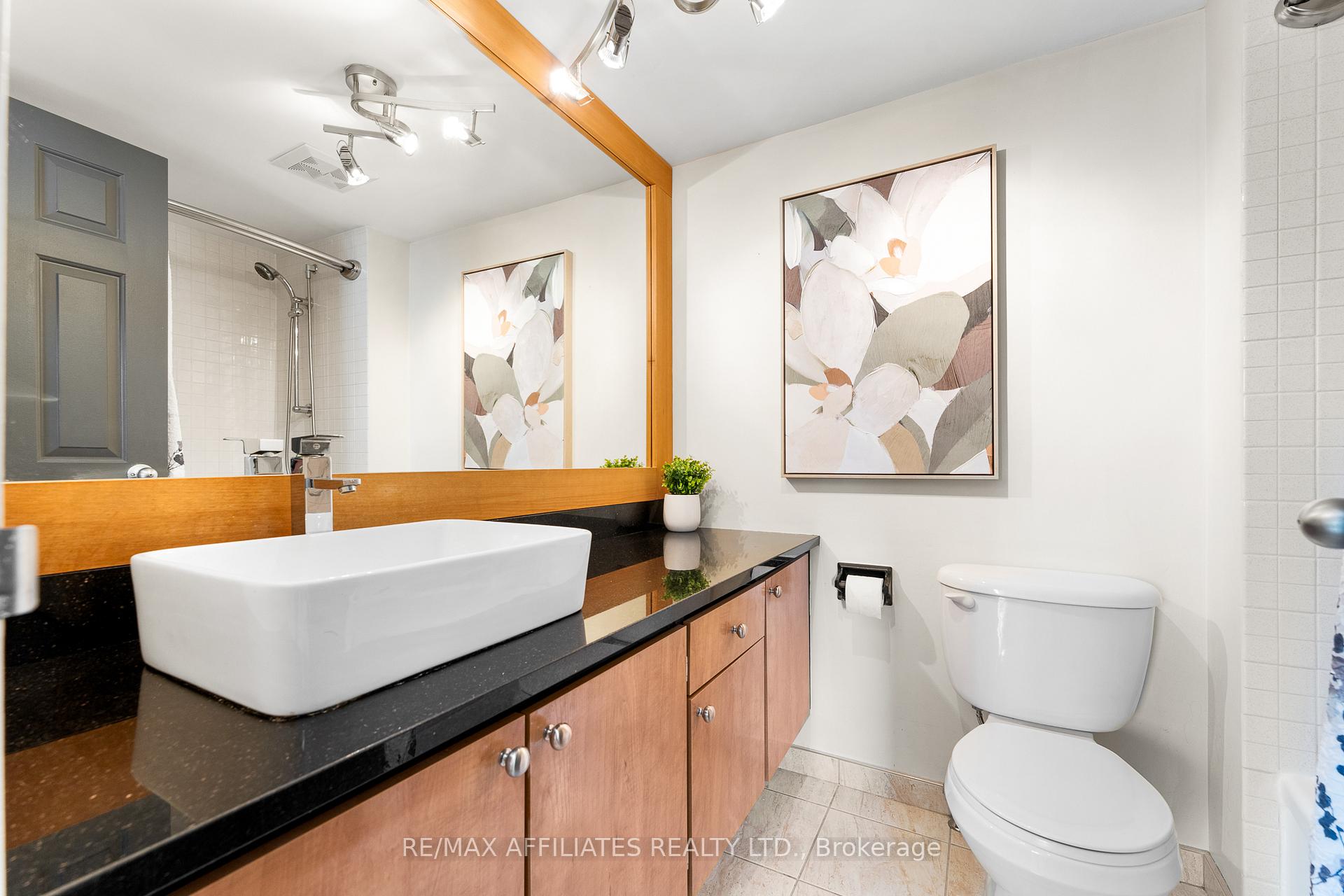 Photo 26 of Unit PH-2301, 470 Laurier Avenue, Ottawa, Ottawa Centre — HOMEH