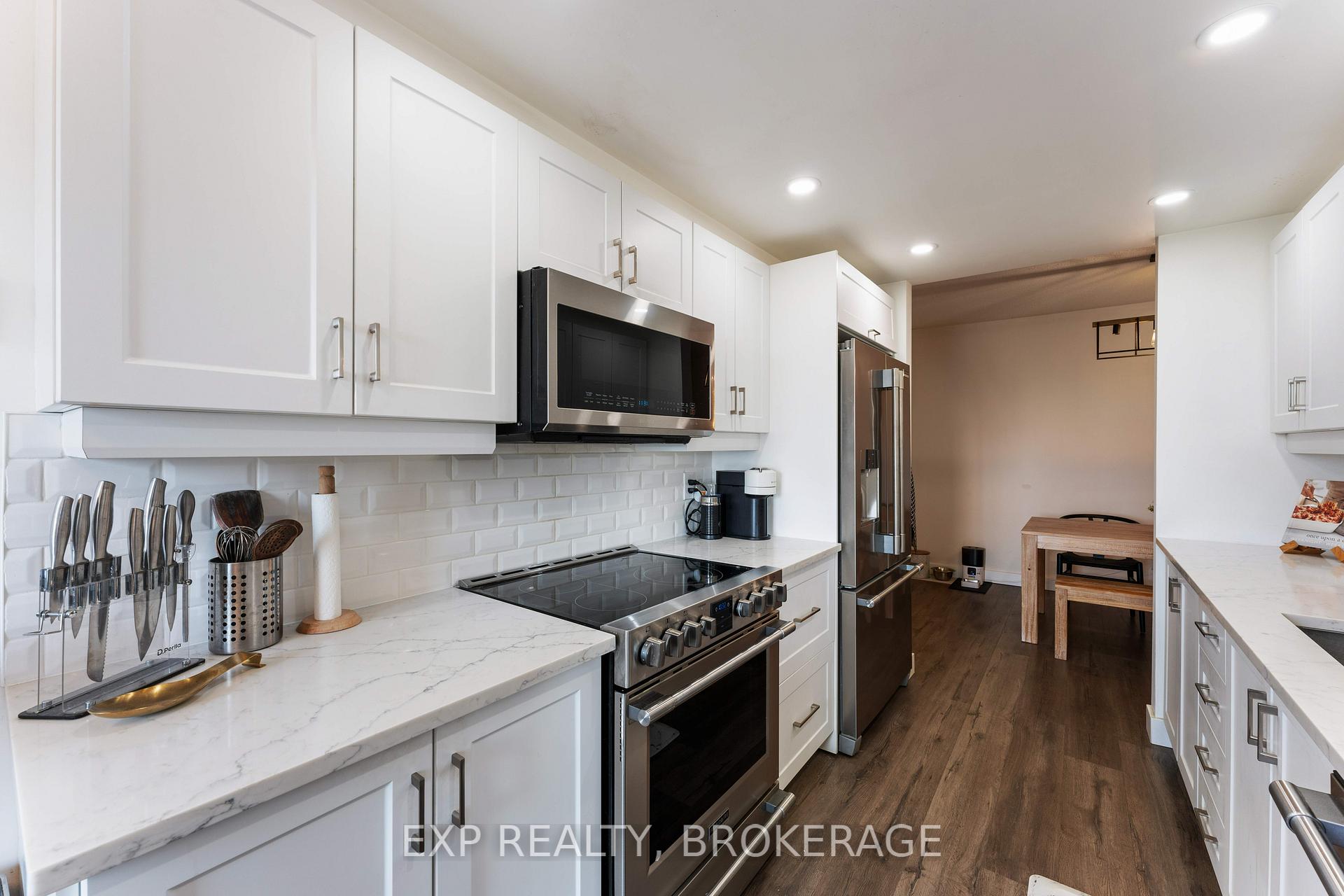 Photo 8 of Unit 401, 649 Davis Drive, Kingston, East Gardiners Rd — HOMEH