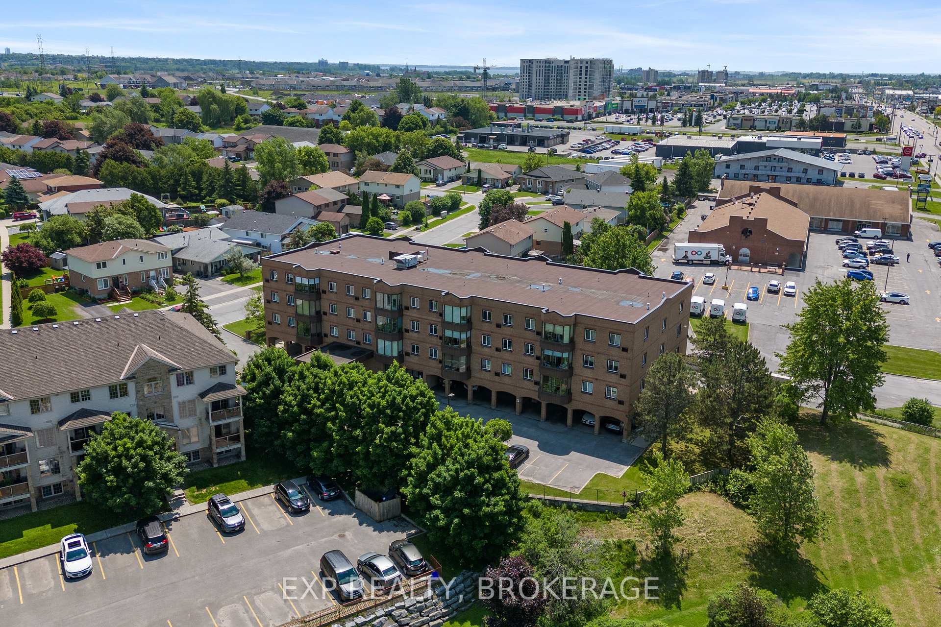 Photo 32 of Unit 401, 649 Davis Drive, Kingston, East Gardiners Rd — HOMEH