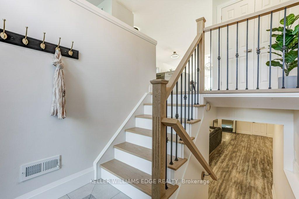 Photo 5 of 3015 South Grimsby 18 Road, Grimsby, Grimsby Escarpment — HOMEH