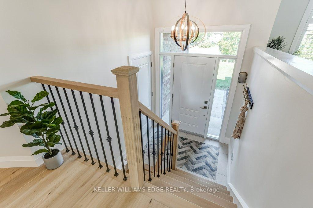Photo 6 of 3015 South Grimsby 18 Road, Grimsby, Grimsby Escarpment — HOMEH