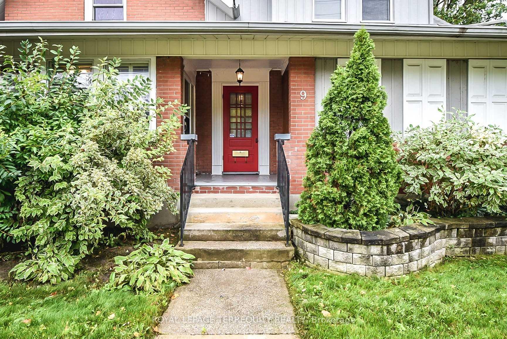 Photo 2 of 9 Alexander Street, Brampton, Downtown Brampton — HOMEH