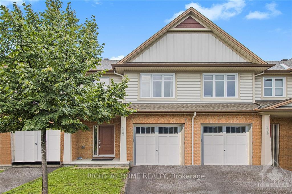 Front of 257 Via San Marino Street W