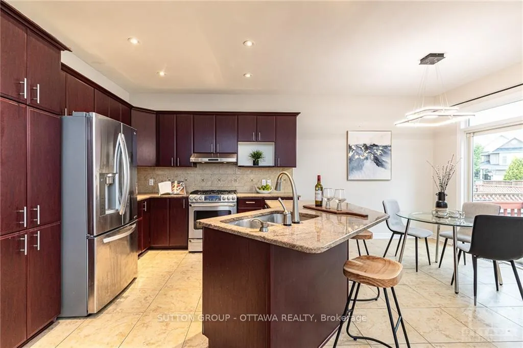 Photo 11 of 4020 Canyon Walk Drive, Ottawa, Riverside South/Gloucester Glen — HOMEH