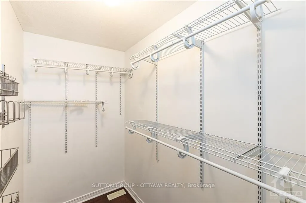 Photo 17 of 4020 Canyon Walk Drive, Ottawa, Riverside South/Gloucester Glen — HOMEH