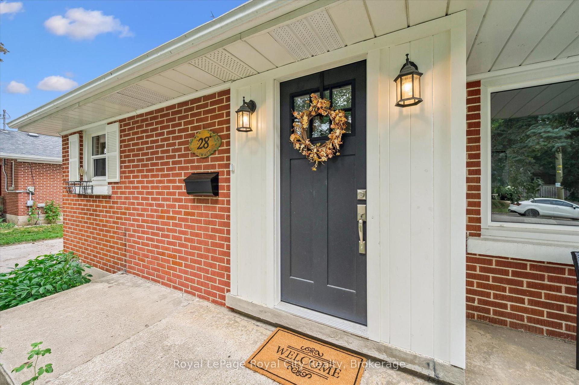 Photo 8 of 28 Summit Crescent, Guelph, Exhibition Park — HOMEH