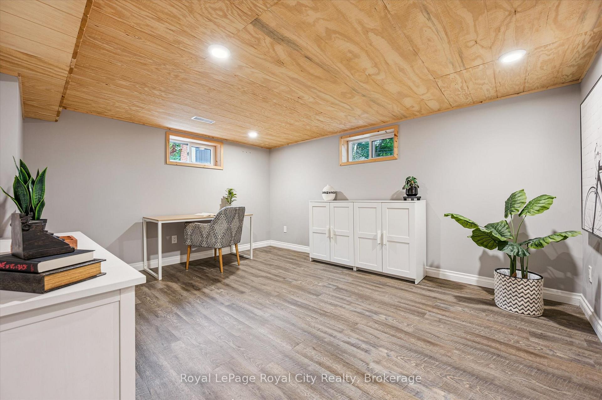 Photo 30 of 28 Summit Crescent, Guelph, Exhibition Park — HOMEH