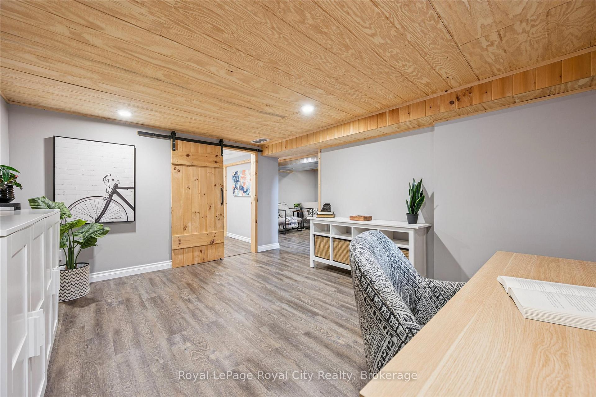 Photo 32 of 28 Summit Crescent, Guelph, Exhibition Park — HOMEH