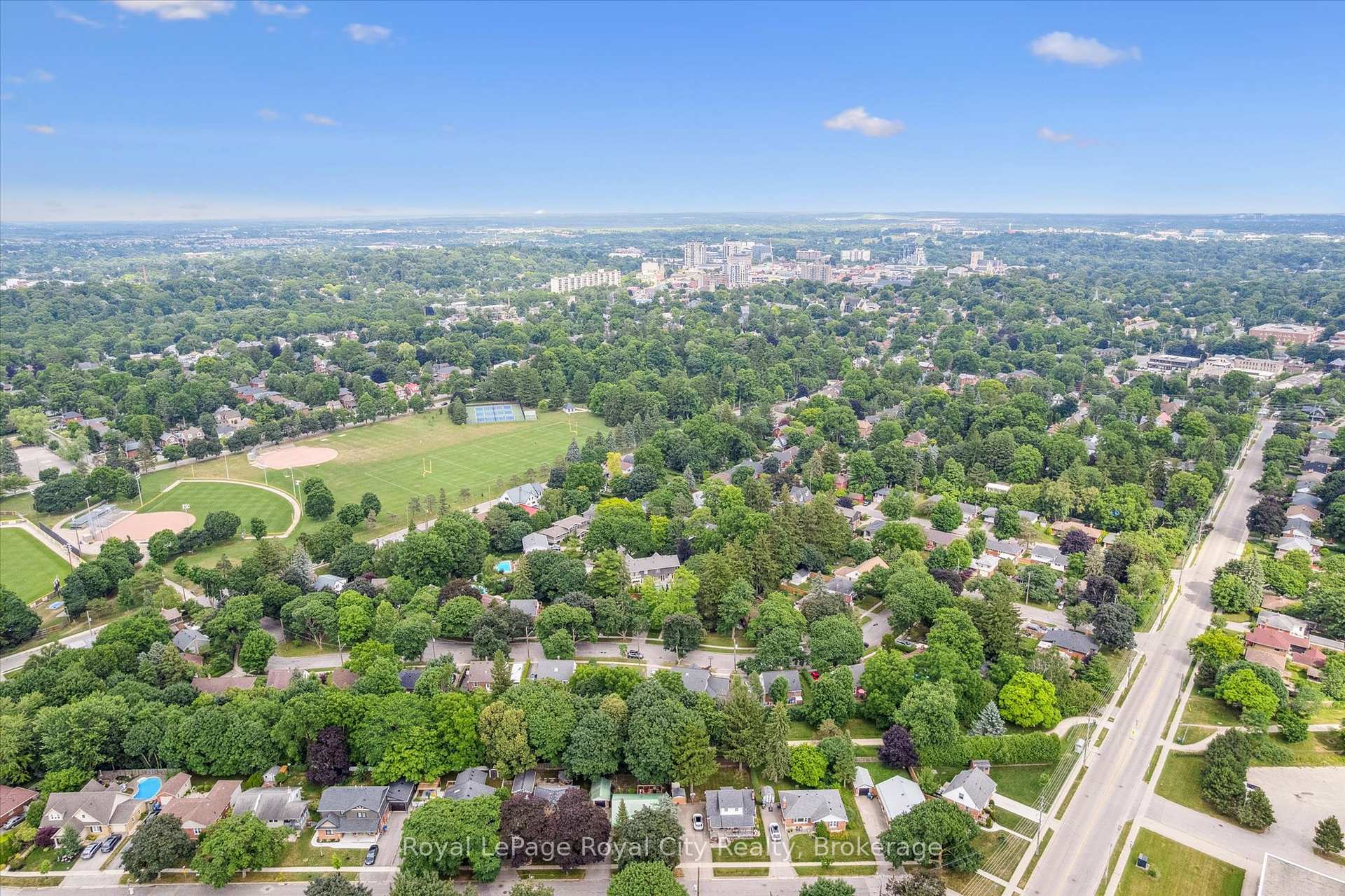 Photo 42 of 28 Summit Crescent, Guelph, Exhibition Park — HOMEH