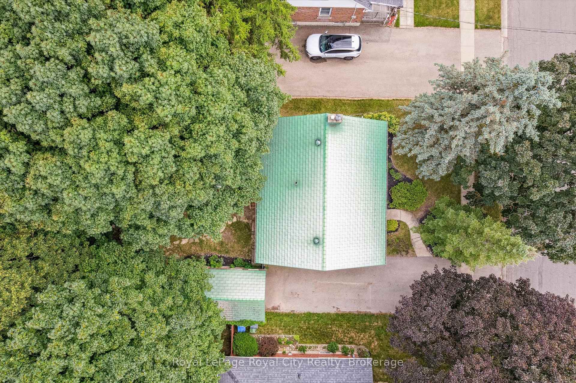 Photo 44 of 28 Summit Crescent, Guelph, Exhibition Park — HOMEH