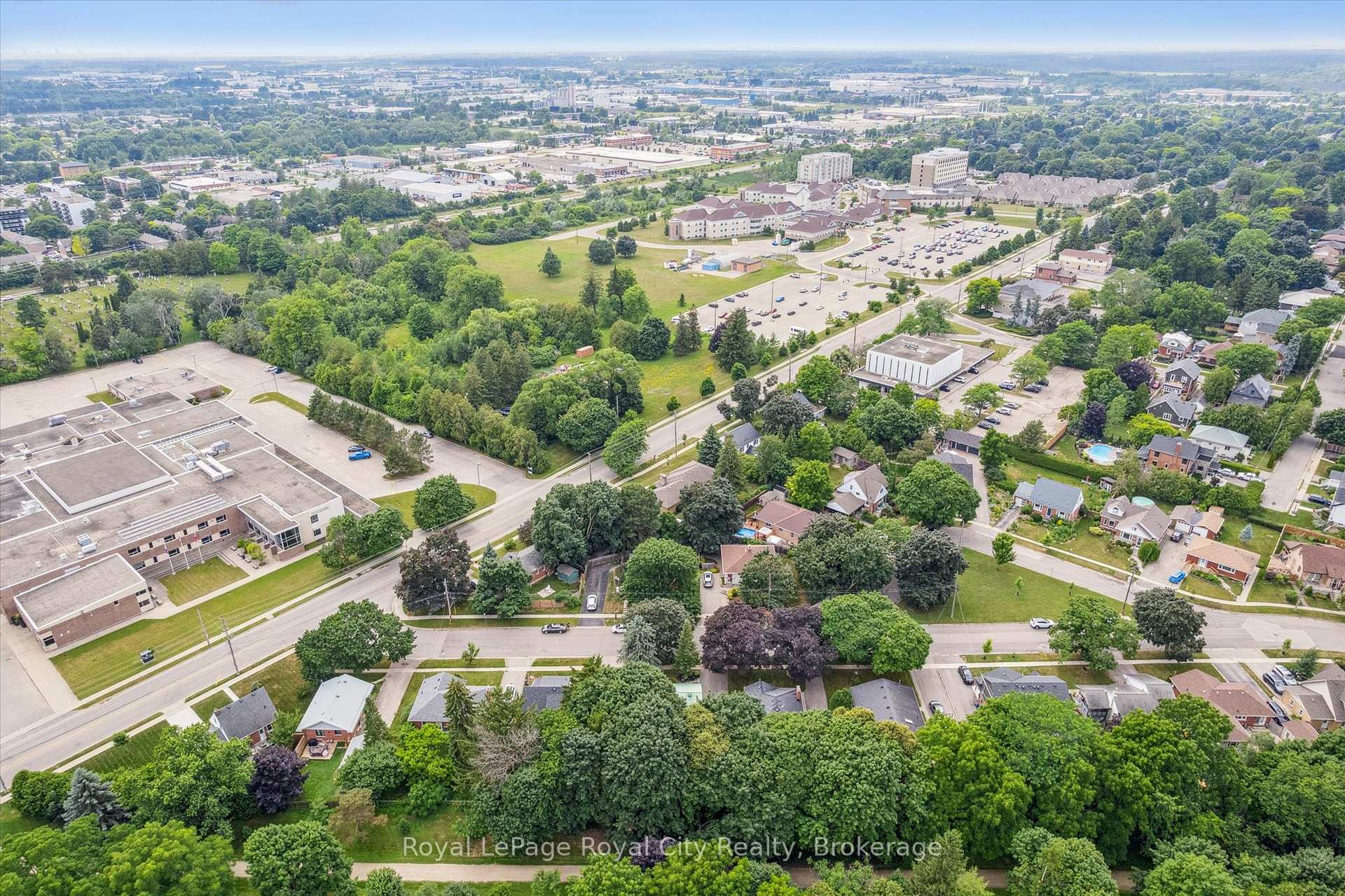 Photo 45 of 28 Summit Crescent, Guelph, Exhibition Park — HOMEH