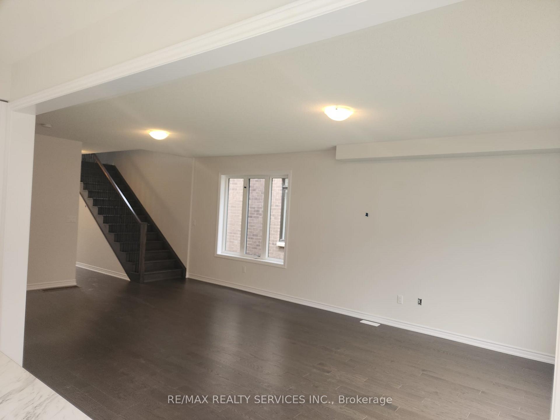 Photo 14 of 69 Durham Avenue, Barrie, Rural Barrie Southeast — HOMEH