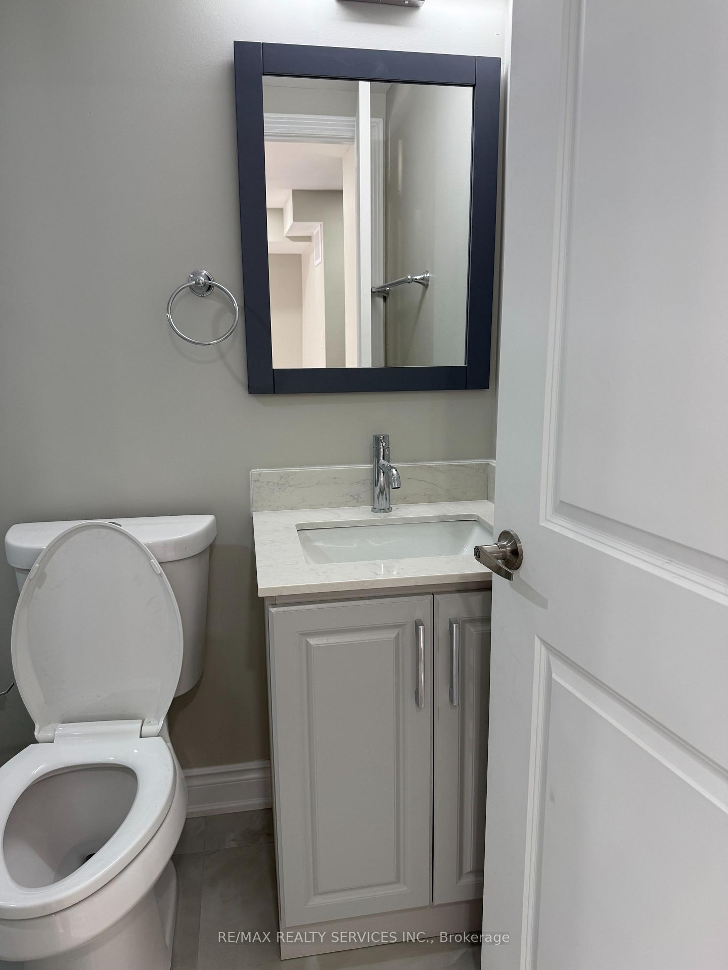 Photo 3 of Unit Bsmt, 8 Cordgrass Crescent, Brampton, Brampton North — HOMEH