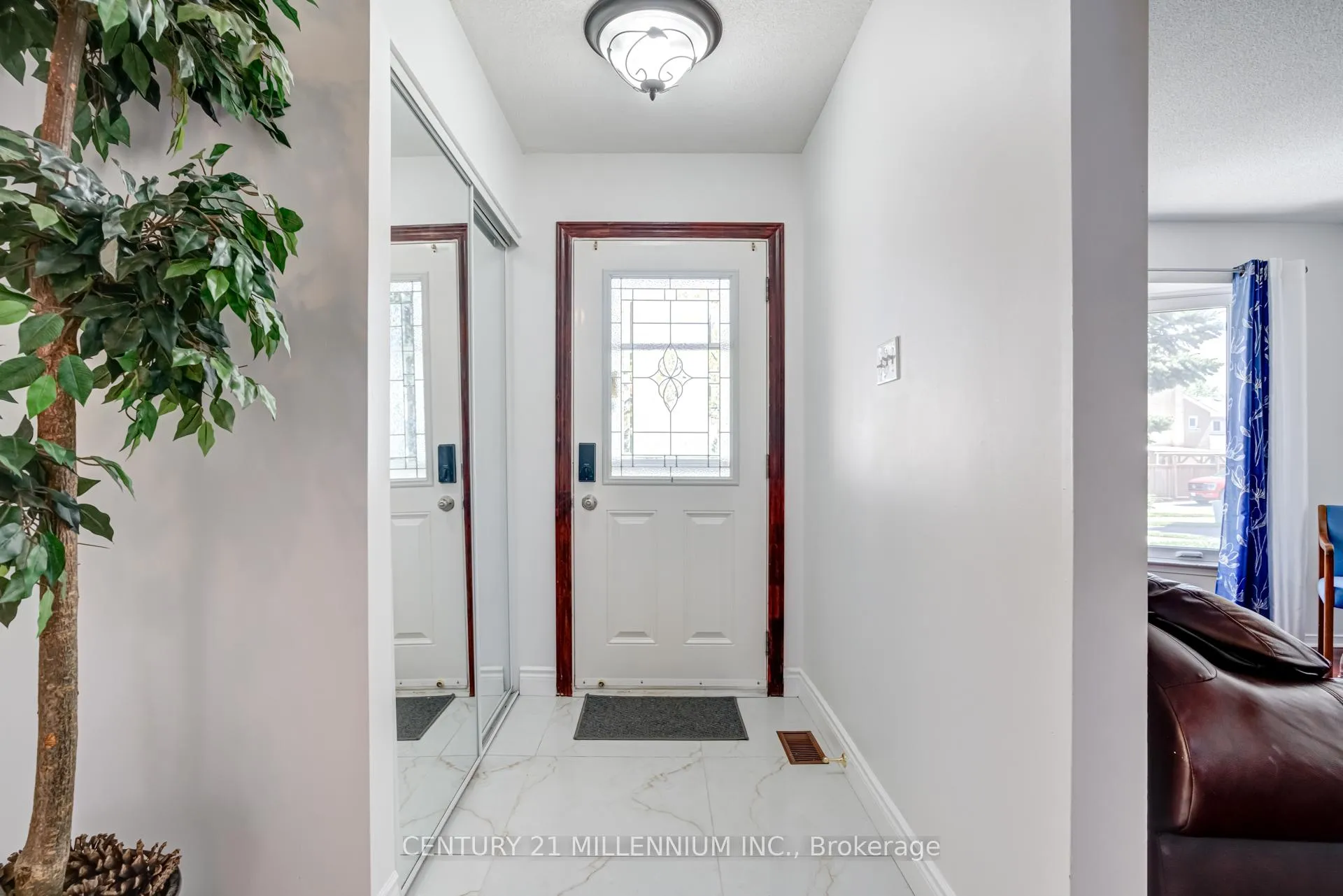 Photo 3 of 56 Nuttall Street, Brampton, Westgate — HOMEH