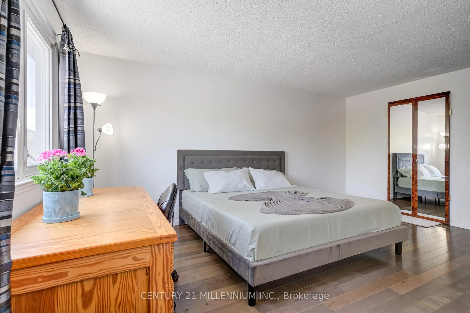 Photo 17 of 56 Nuttall Street, Brampton, Westgate — HOMEH