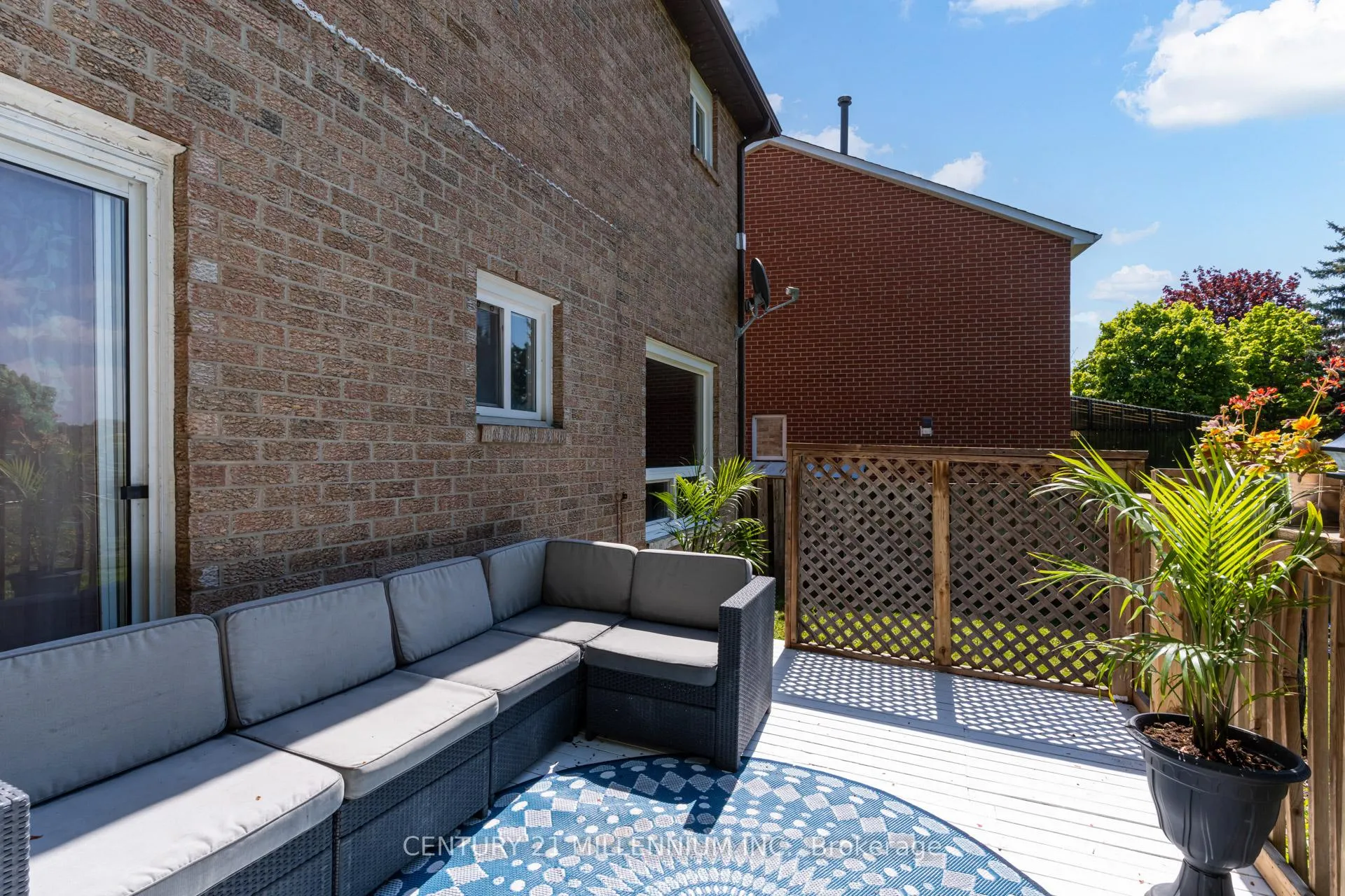 Photo 38 of 56 Nuttall Street, Brampton, Westgate — HOMEH