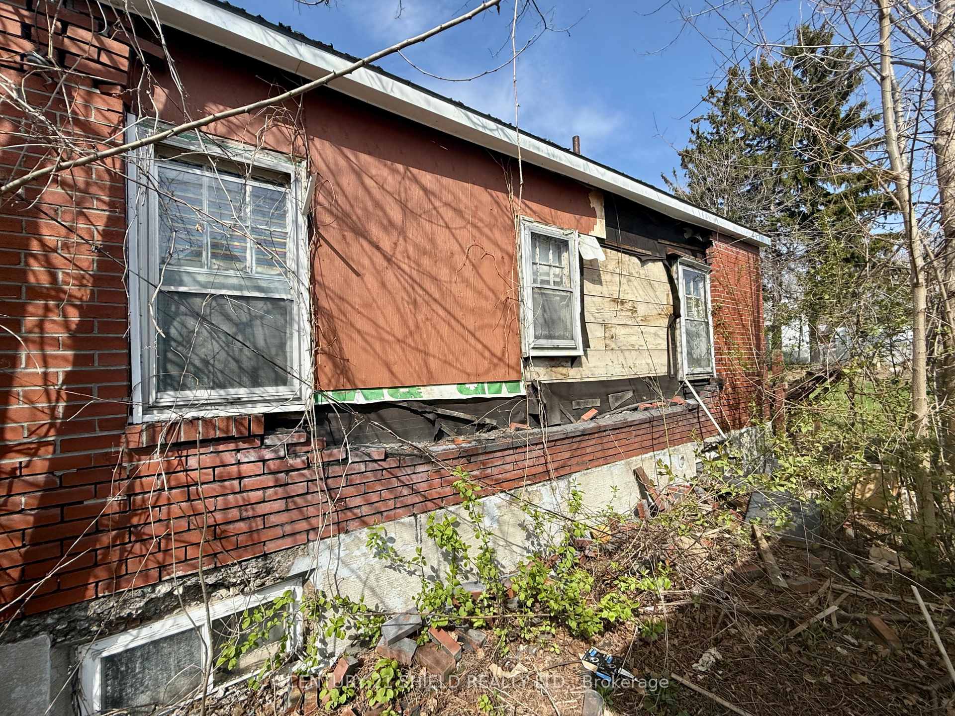 Photo 10 of 435 5th Street E, Cornwall — HOMEH
