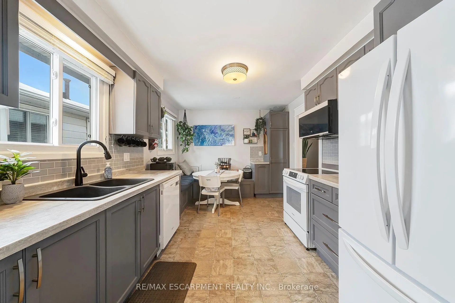 Photo 9 of 31 Raleigh Street, Hamilton, Quinndale — HOMEH