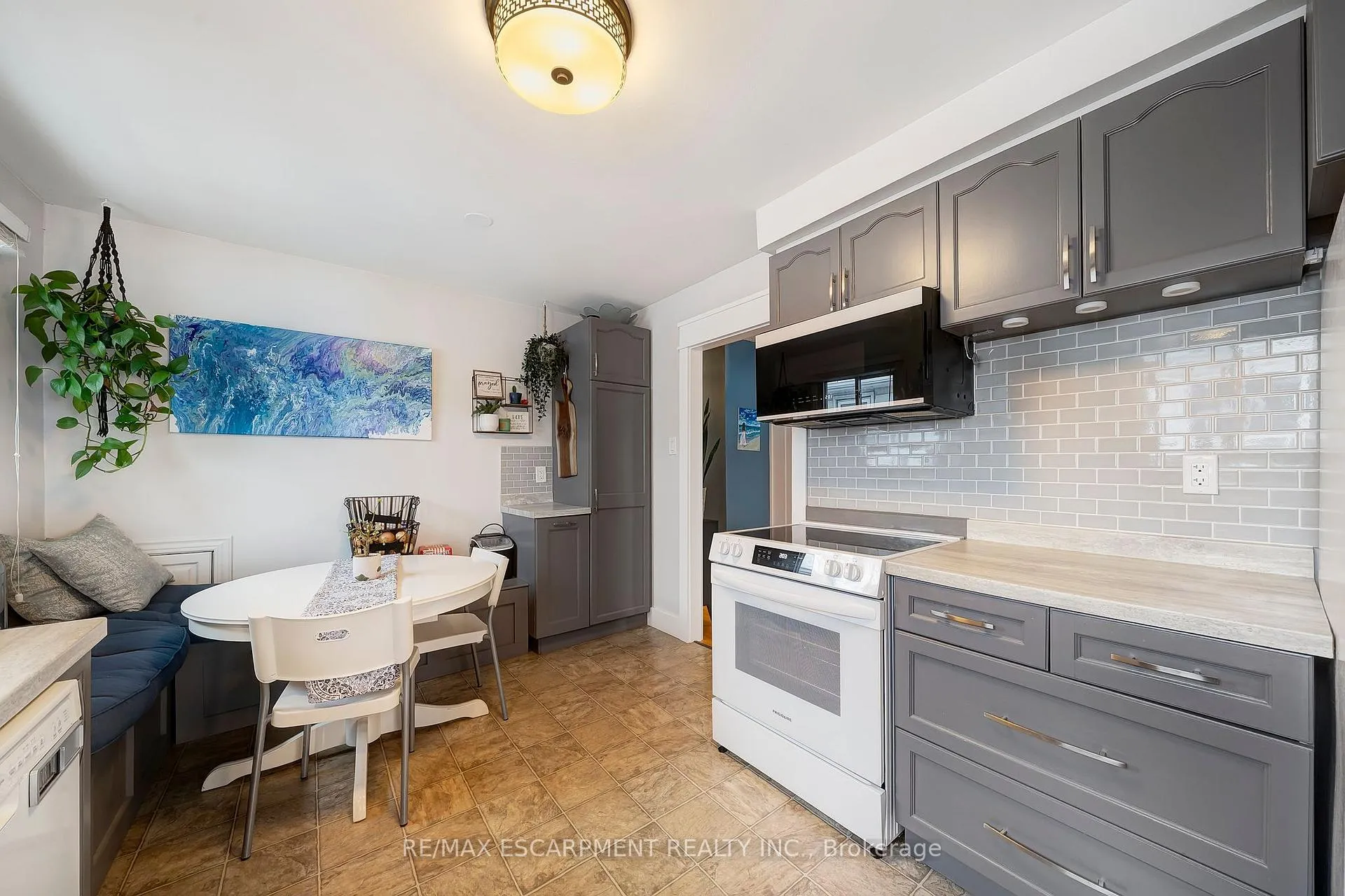 Photo 10 of 31 Raleigh Street, Hamilton, Quinndale — HOMEH