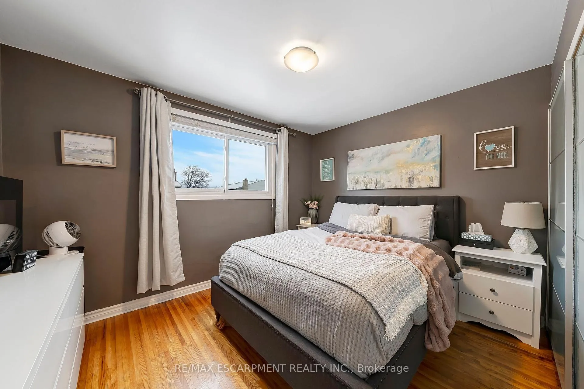 Photo 16 of 31 Raleigh Street, Hamilton, Quinndale — HOMEH