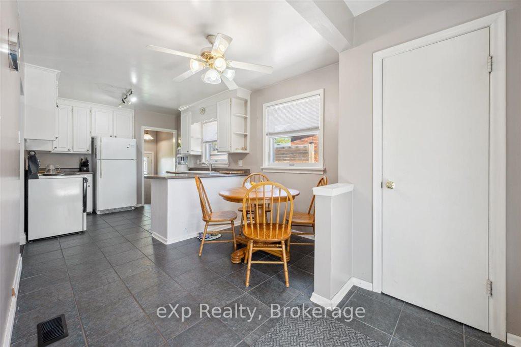 Photo 10 of 12 Lincoln Crescent, Guelph, St. George's — HOMEH