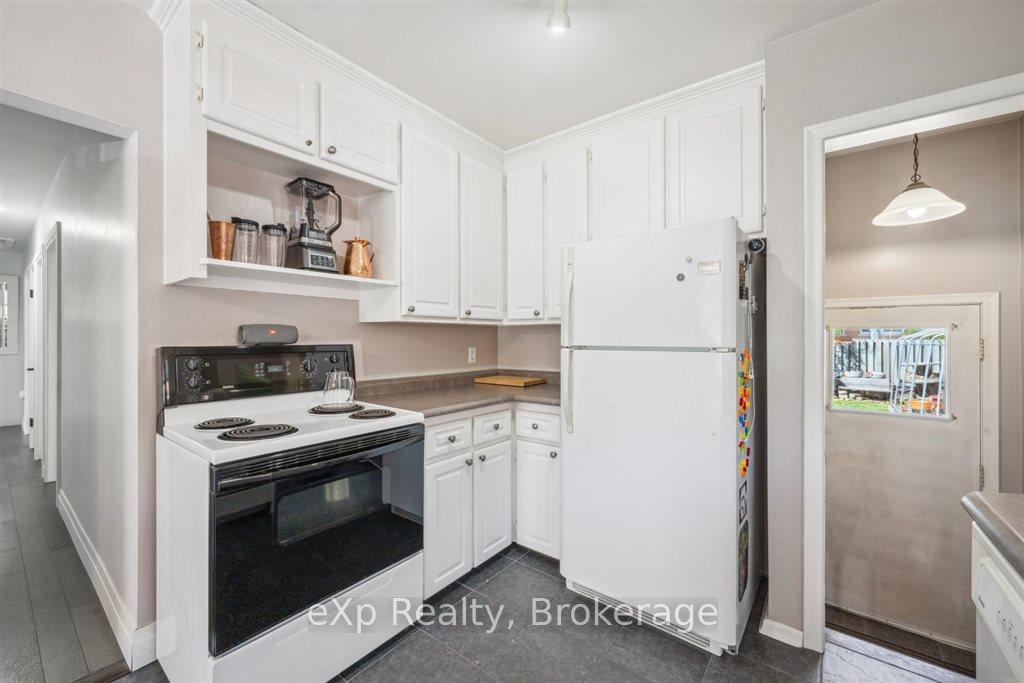 Photo 13 of 12 Lincoln Crescent, Guelph, St. George's — HOMEH