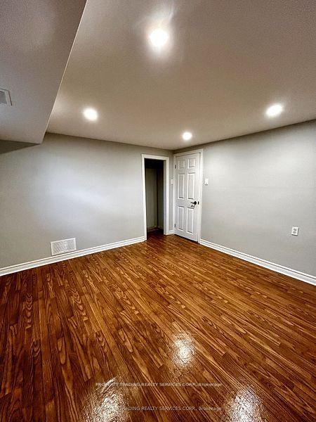 Photo 10 of 182 Lillian Crescent, Barrie, Sunnidale — HOMEH
