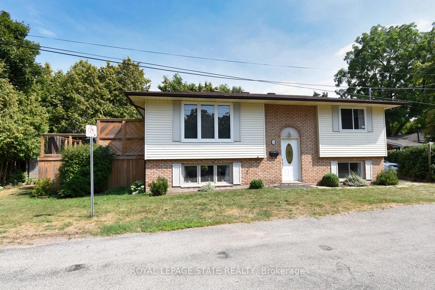 Photo 1 of 5 7th Street, Grimsby, Grimsby Beach — HOMEH