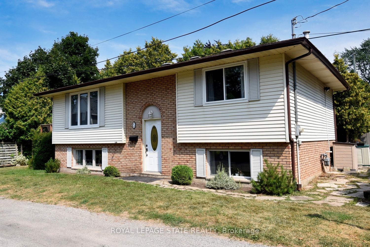 Photo 2 of 5 7th Street, Grimsby, Grimsby Beach — HOMEH