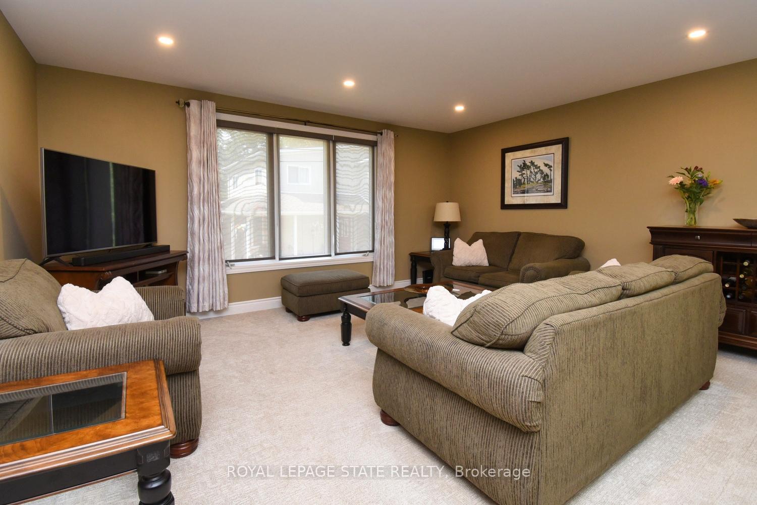 Photo 6 of 5 7th Street, Grimsby, Grimsby Beach — HOMEH