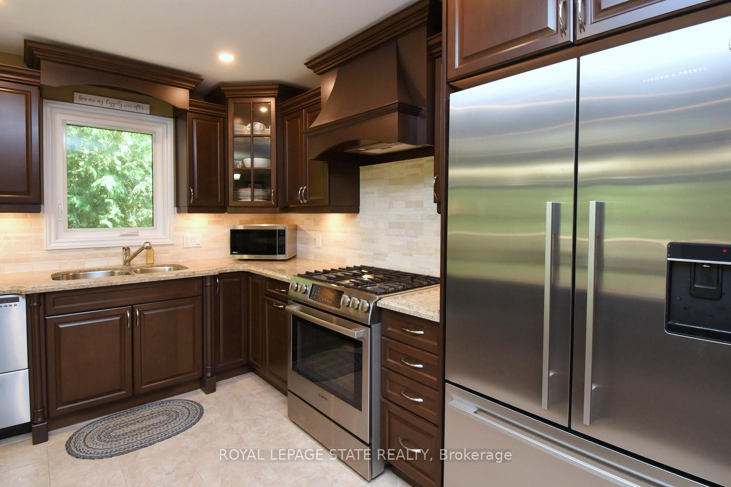 Photo 13 of 5 7th Street, Grimsby, Grimsby Beach — HOMEH