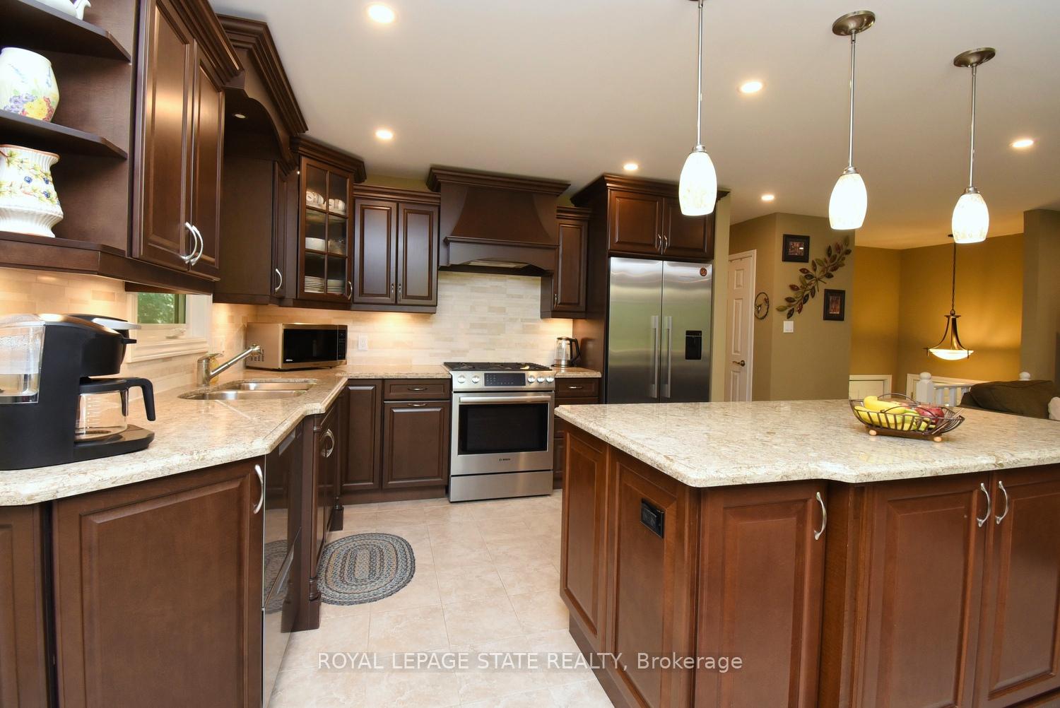 Photo 19 of 5 7th Street, Grimsby, Grimsby Beach — HOMEH