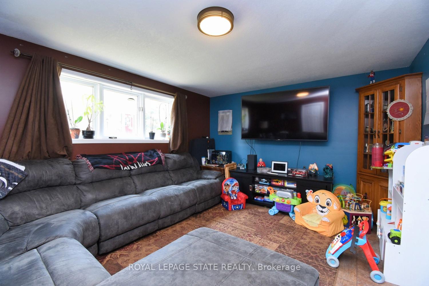 Photo 28 of 5 7th Street, Grimsby, Grimsby Beach — HOMEH