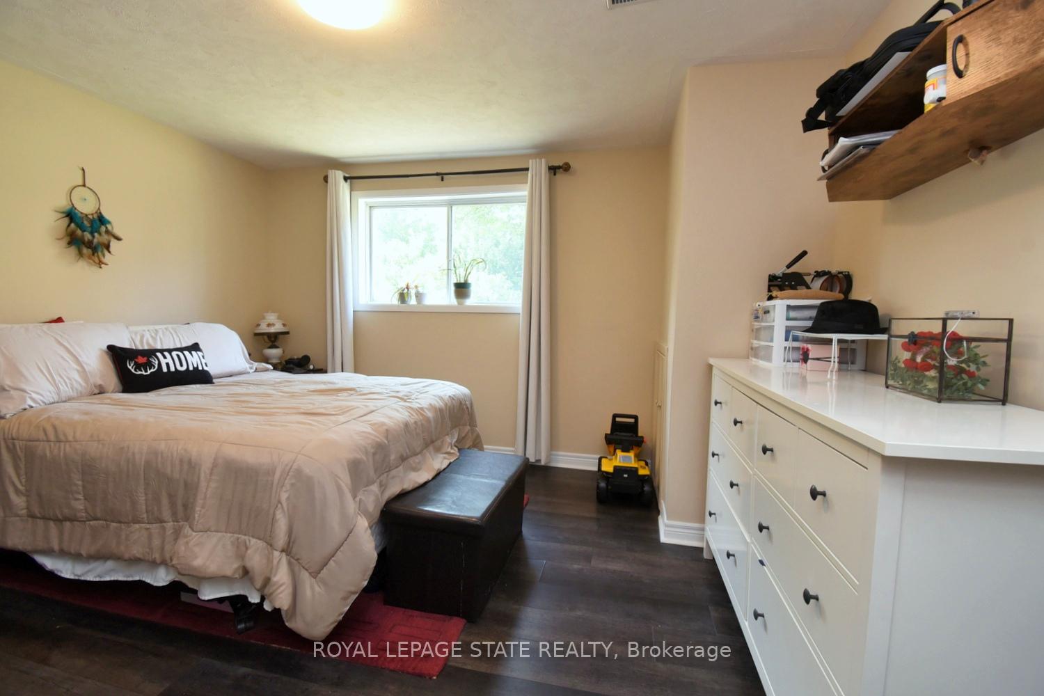 Photo 35 of 5 7th Street, Grimsby, Grimsby Beach — HOMEH