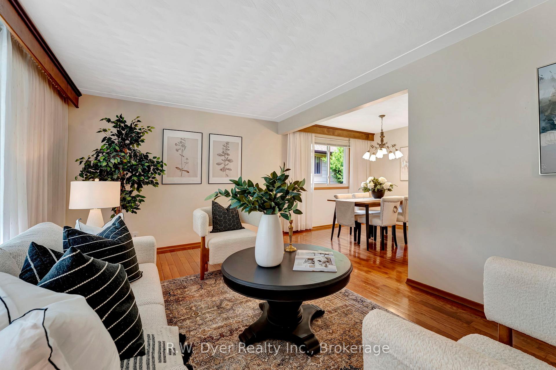 Photo 7 of 15 Chad Place, Guelph, Willow West/Sugarbush/West Acres — HOMEH