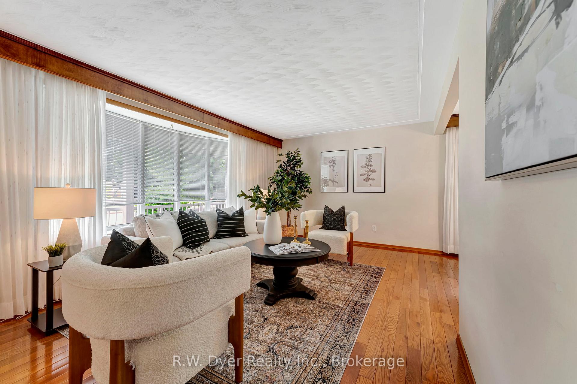 Photo 8 of 15 Chad Place, Guelph, Willow West/Sugarbush/West Acres — HOMEH